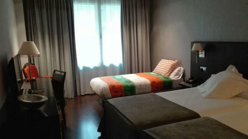 Iberik Santo Domingo Plaza Hotel Oviedo Bagian luar foto